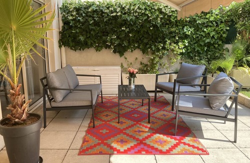 Cannes Apartment | Luxury apartment rental, with large terrace & garden, direct access to the pool