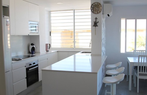 El Vendrell Apartment | Luxury apartment "Sirena Azul" in first sea line and pool