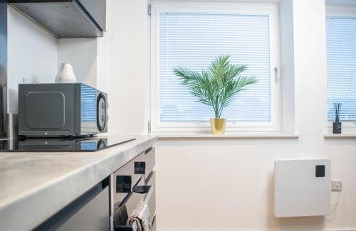 Waterloo Apartment | Luxury Apartment - Sleeps 5 - Rose Platinum Properties