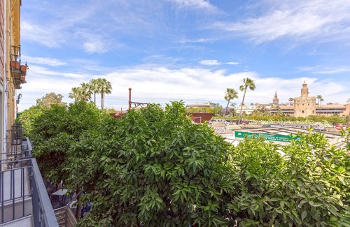 Triana Apartment | Luxury apartment Torre del Oro view. Betis XIV