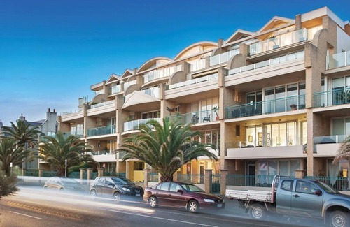 Middle Park Apartment | Luxury apartment with spectacular bay views