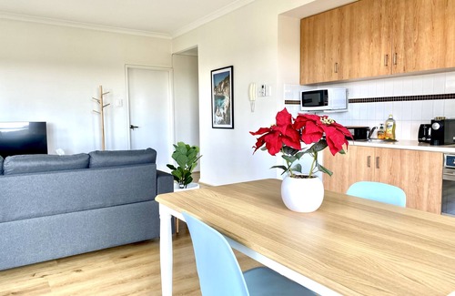 Subiaco Apartment | Luxury Apartment with Private Balcony & Parking in Perth CBD.