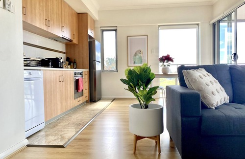 Subiaco Apartment | Luxury Apartment with Private Balcony & Parking in Perth CBD.