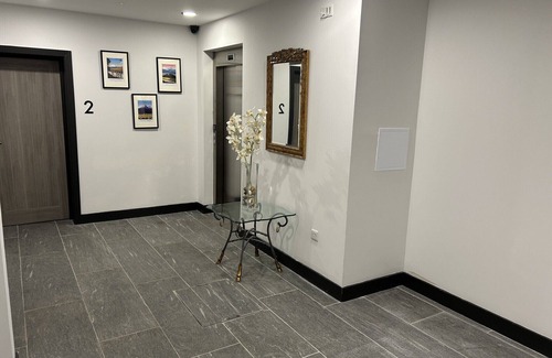 North Finchley Apartment | Luxury apartment with private balcony