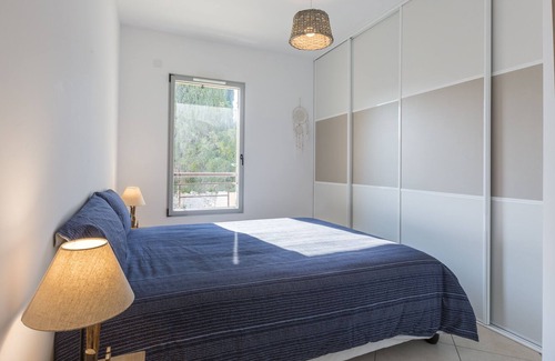 Biot Apartment | Luxury apartment with sea view in the medieval village of Biot 3 km from the sea