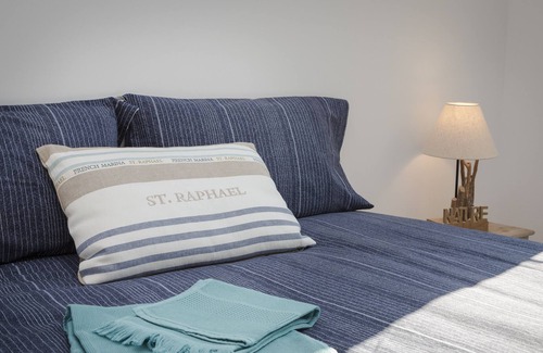 Biot Apartment | Luxury apartment with sea view in the medieval village of Biot 3 km from the sea