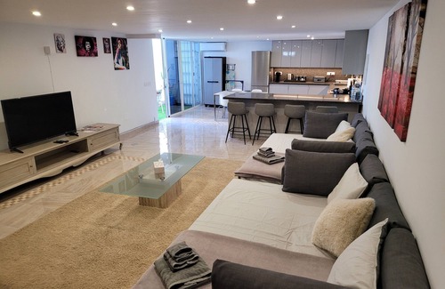 Puerto de la Duquesa Apartment | luxury apartments sea views with pool