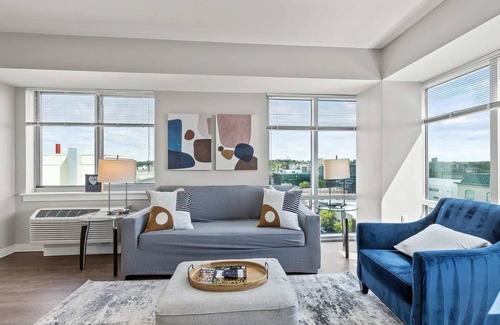 Downtown Apartment | Luxury Apt Center of Downtown-SUM-1004