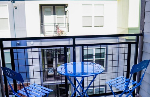 Highland Apartment | Luxury Apt in Denver w/King Bed + Private Garage