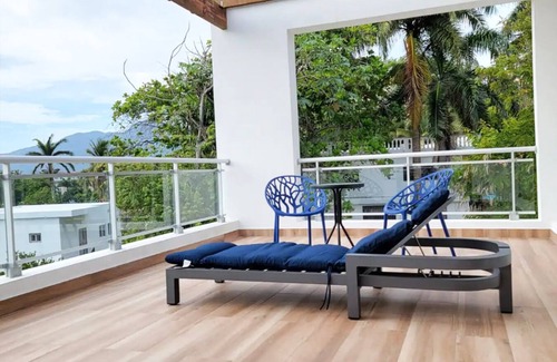 Los Brazos Apartment | Luxury Apt w/Pool 5-min Walk to Beach & Ocean World