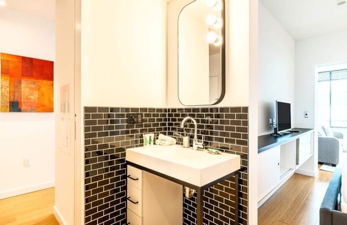 Downtown Apartment | Luxury Apt w/ Resort Style Pool (URB-3130)