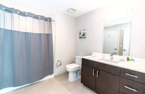 Downtown Apartment | Luxury Apt with Pool