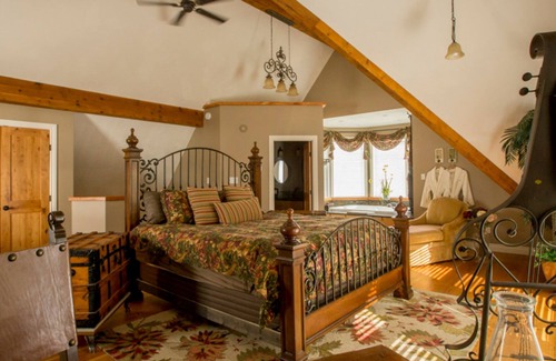 Fowler Lake Ski Chalet | Luxury at the Lake