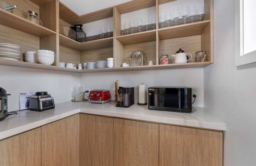 Fernhill House | Luxury Away - Belle Vue-AC-Fireplace-BBQ