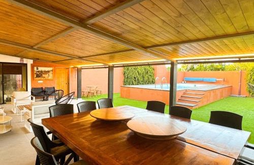 Arucas Villa | Luxury Banana Haven Villa with pool by CanaryScape