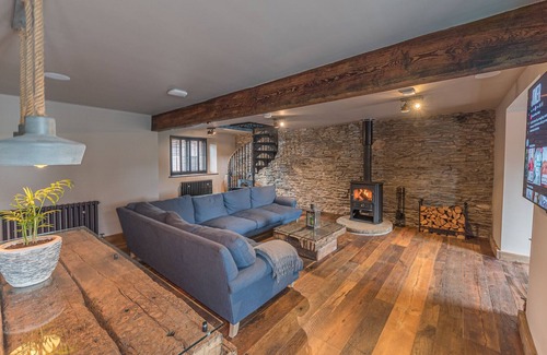 Staveley Cottage | Luxury barn, newly renovated with river views
