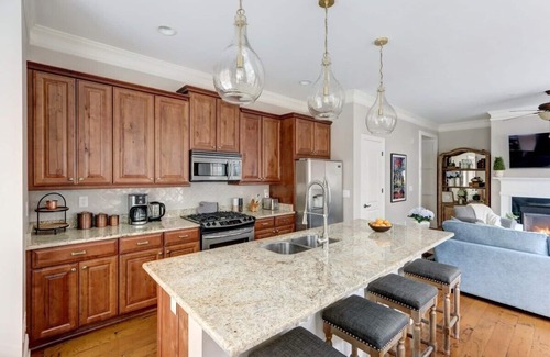 Historic District - North Condo | Luxury Bay Street Condo featuring Dual King Suites