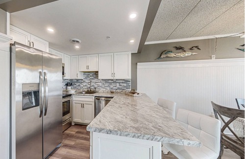 Ocean City Condo | Luxury - bay view condo with balcony, pool, W/D, AC & a short walk to the beach
