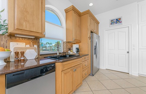 Englewood House | Luxury Bayfront Home 1075