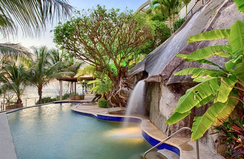 Boca de Tomatlan Villa | Luxury Beach Frontage Villa For Rent