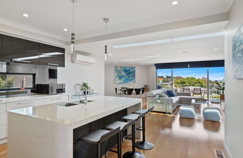 Mornington House | Luxury Beach holiday