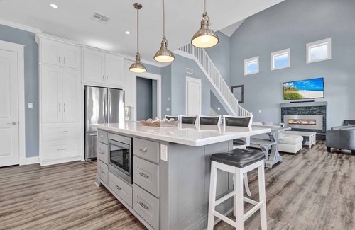 Port Bolivar House | Luxury Beach Home w/Ocean Views. King size bed . Sleeps 12 Beach views