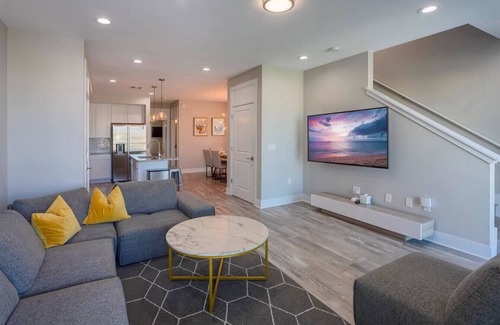 Madeira Beach Apartment | Luxury Beach Home N/POOL