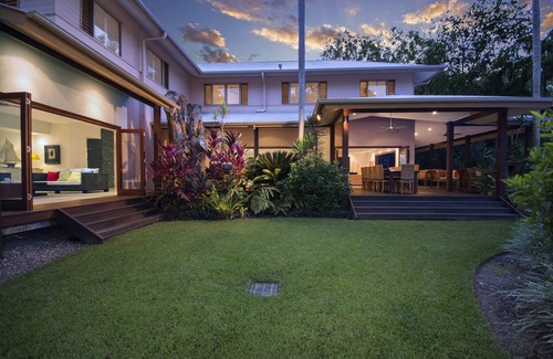 Port Douglas House | Luxury Beach House in heart of Port Dgls