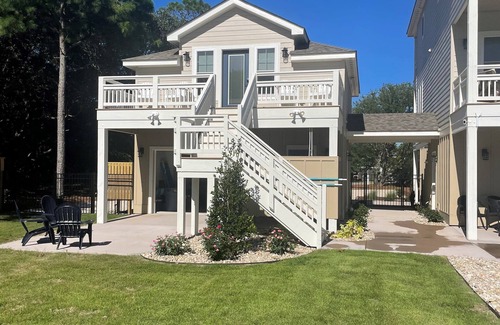 Corolla Cottage | Luxury Beach House! Only Two Blocks from the Beach!