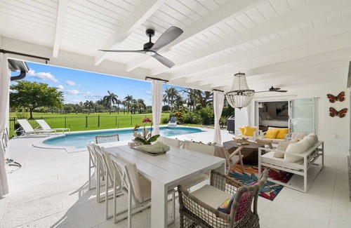 Moorings House | Luxury Beach House with a View