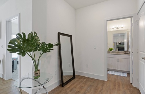 North Beach Apartment | *Luxury Beach Lighthouse Getaway With Shore View!*