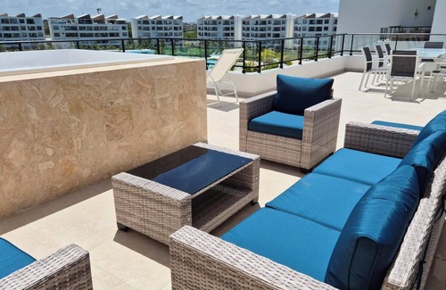 Punta Cana Condo | Luxury Beach Penthouse | Whirlpool & Lagoon View | On the beach of the Crystal Lagoon