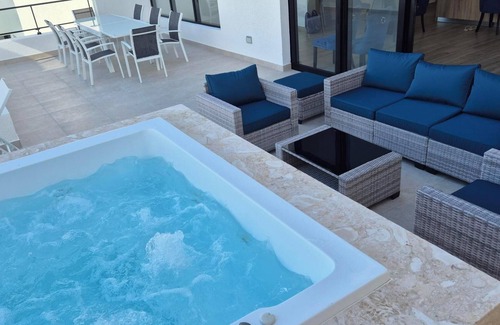 Punta Cana Condo | Luxury Beach Penthouse | Whirlpool & Lagoon View | On the beach of the Crystal Lagoon