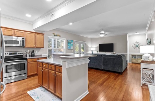 Southport Apartment | Luxury: Beach, Pool, Golf, Boat Ramp, Pickle Ball