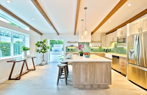 Cardiff-by-the-Sea House | Luxury beach cottage with private hot tub & EV Charger- walk to water