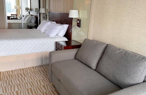 Sunny Isles Beach Hotel | Luxury Beach Resort - Studio w/Partial Ocean View