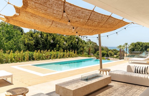Oura Villa | Luxury Beach Villa - Casa do Forte- Infinity pool- Sea view