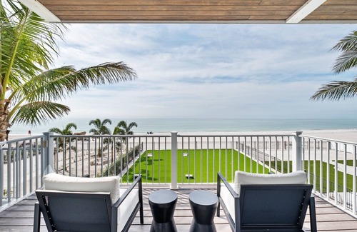 Bradenton Beach House | Luxury Beachfront Home with Pool, Golf Cart and Bikes Included!