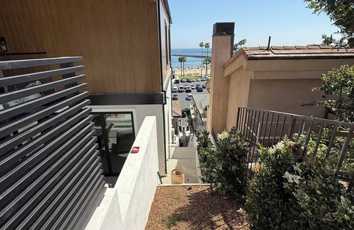 Corona del Mar Condo | Luxury Beachfront Retreat - Newly Remodeled 4BR/4.5BA in Corona Del Mar