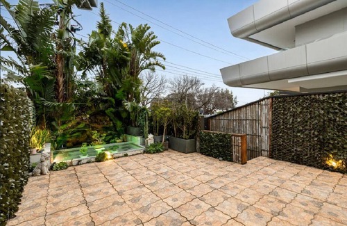 Sandringham Apartment | Luxury Beachfront Apartment in Sandringham