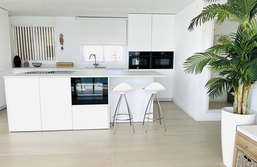 Calpe Apartment | Luxury Beachfront Apartment with Sea Views, Pool, Garden & Wi-Fi