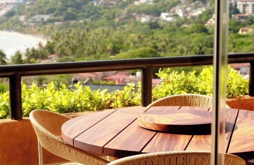 Playa Las Gatas Apartment | Luxury Beachfront Condo with Terrace Jacuzzi