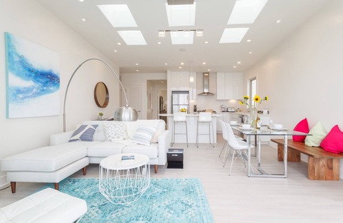 Sharp Park Condo | Luxury Beachfront Penthouse near SF (4)