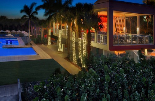 Marco Island Resort | LUXURY BEACHFRONT CRYSTAL SHORES RESORT, 2-BEDROOM VILLA