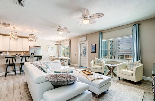 Madeira Beach House | Luxury Beachhouse W/Direct Ocean Views Sleeps 11