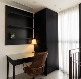 Kerem HaTeimanim Apartment | Luxury Beachside Duplex - Garden - Suite - Parking