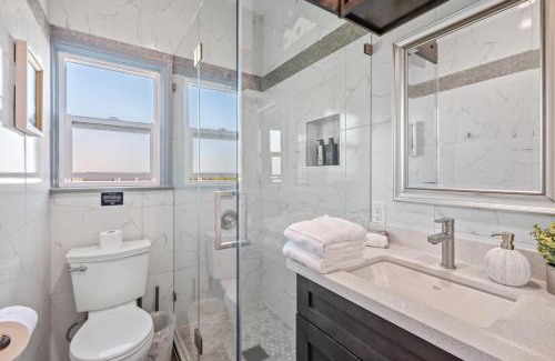 El Porto Apartment | Luxury Beachside Gem Walk to Beach Ocean Views