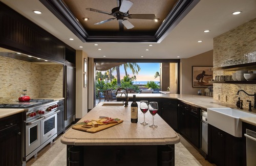 Kamuela House | Luxury Big Island villa steps away from the best beach, sleeps 10!