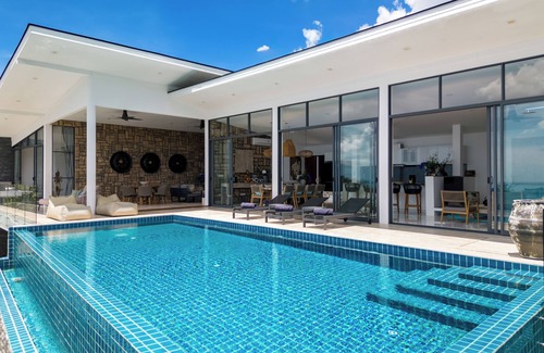 Bophut Villa | Luxury Blue Coco Sea View Villa - 4x4 SUV included