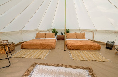 Kansas City RV Rental | Luxury Boho Style Glamping -15 Mins to Downtown KC